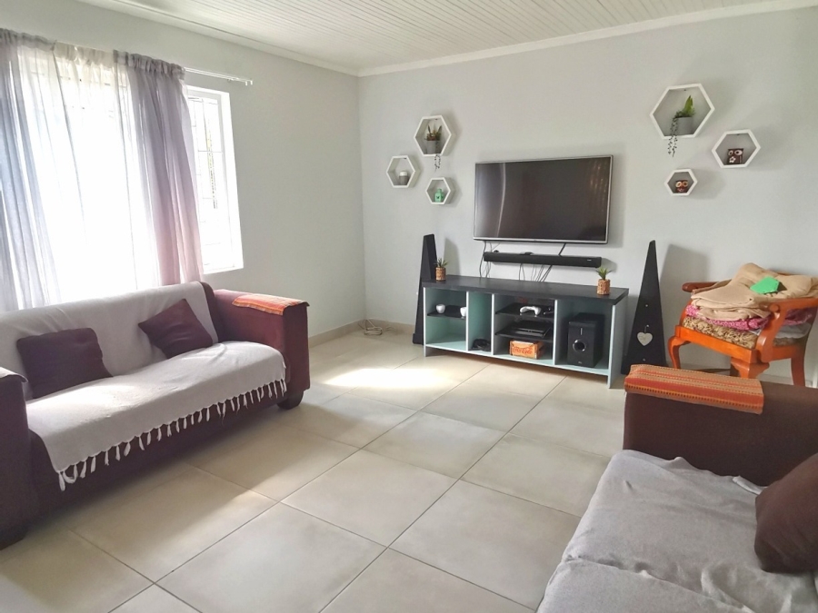 6 Bedroom Property for Sale in Onrus Western Cape